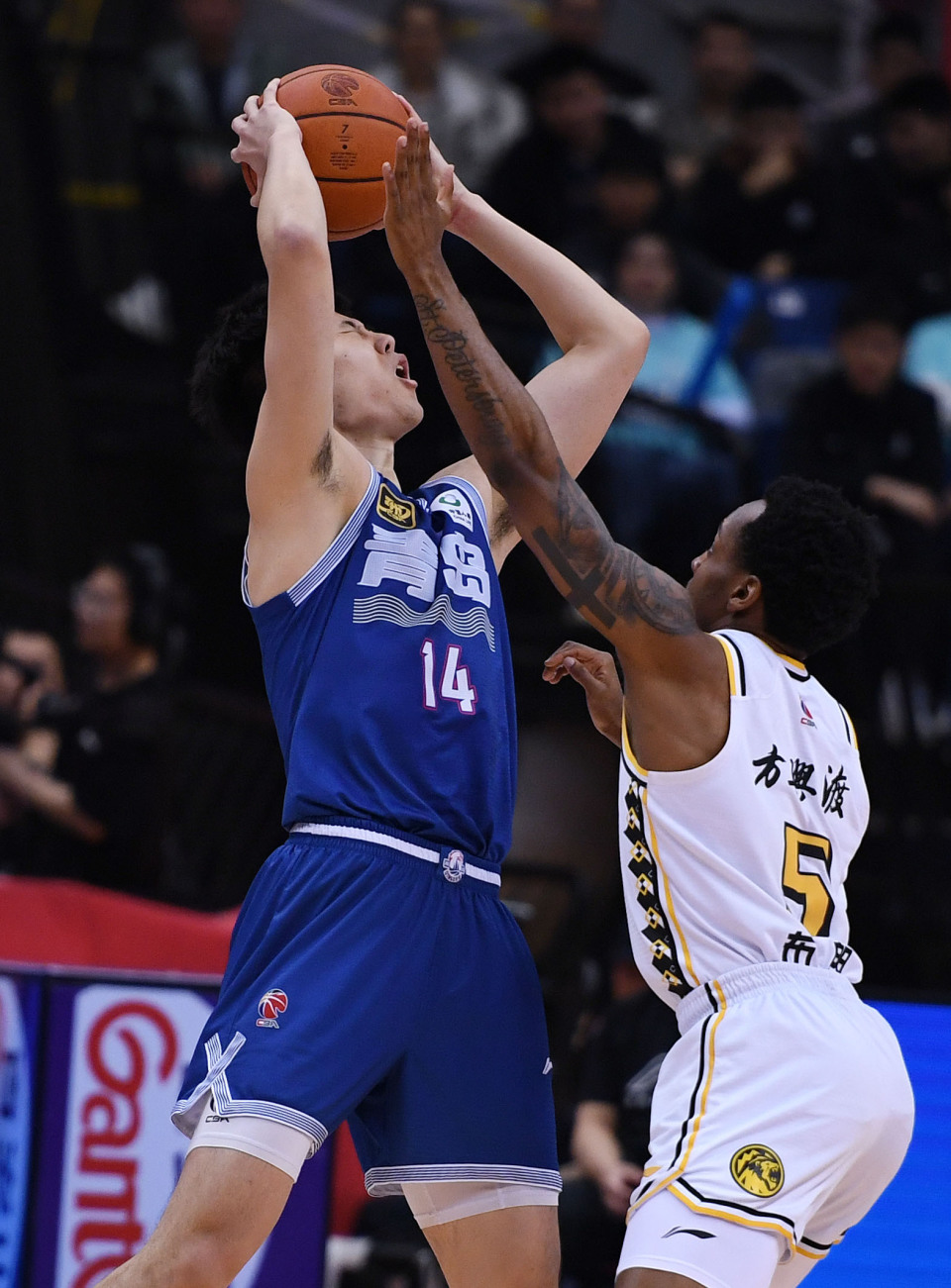 开云官网-巴塞罗那篮球队迎CBA季后赛关键赛，冲刺阶段遗憾出局，细节曝光，资深球员宣示担当的简单介绍