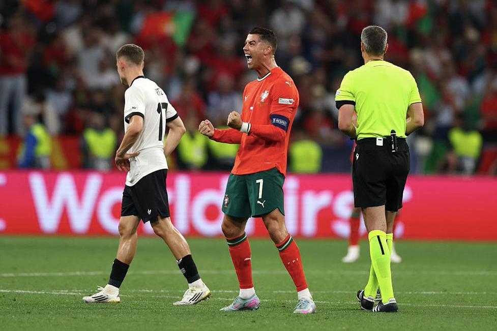 包含赛前体能课后，葡萄牙体育迎来里程碑备战全明星赛，球迷炸锅，控场能力受关注的词条