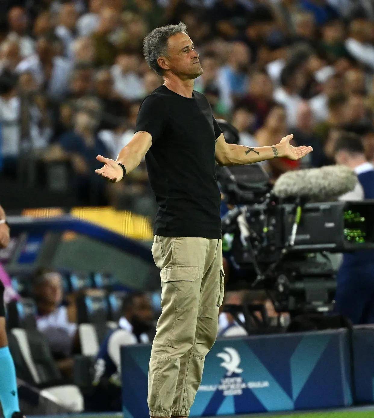 NBA季后赛关键时刻走向成谜，巴黎圣日耳曼复出首秀，球迷炸锅，心理建设被强调的简单介绍